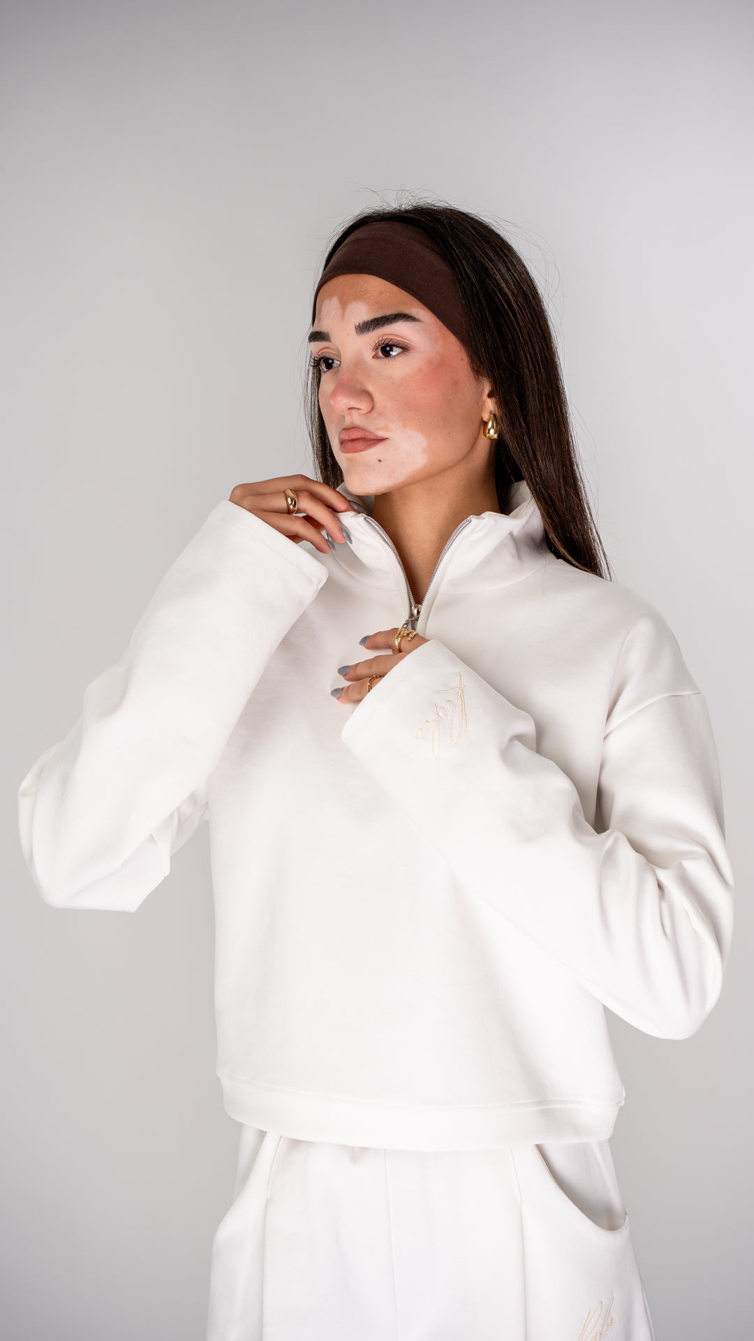Rafa™ Essence Trenerka – Off White